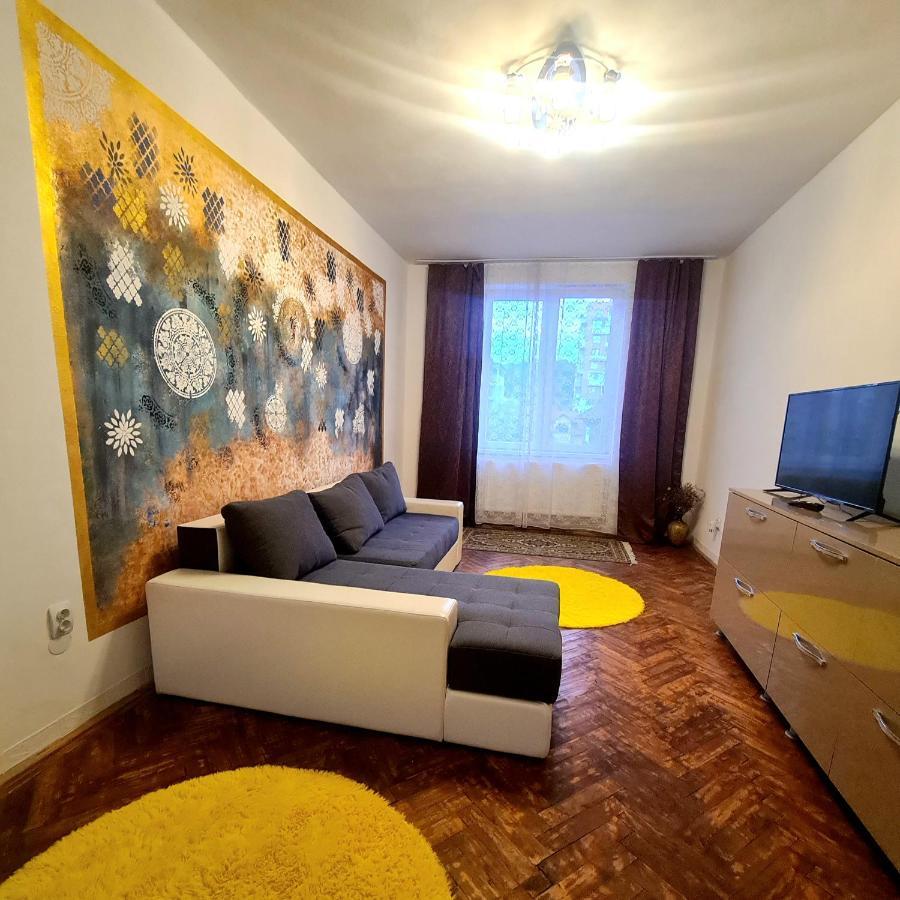 Mural Art Apartament Petroşani Exteriér fotografie